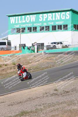 media/Apr-20-2025-AHRMA (Sun) [[393a79c373]]/Race/Group 11 early race/Turn 4b/